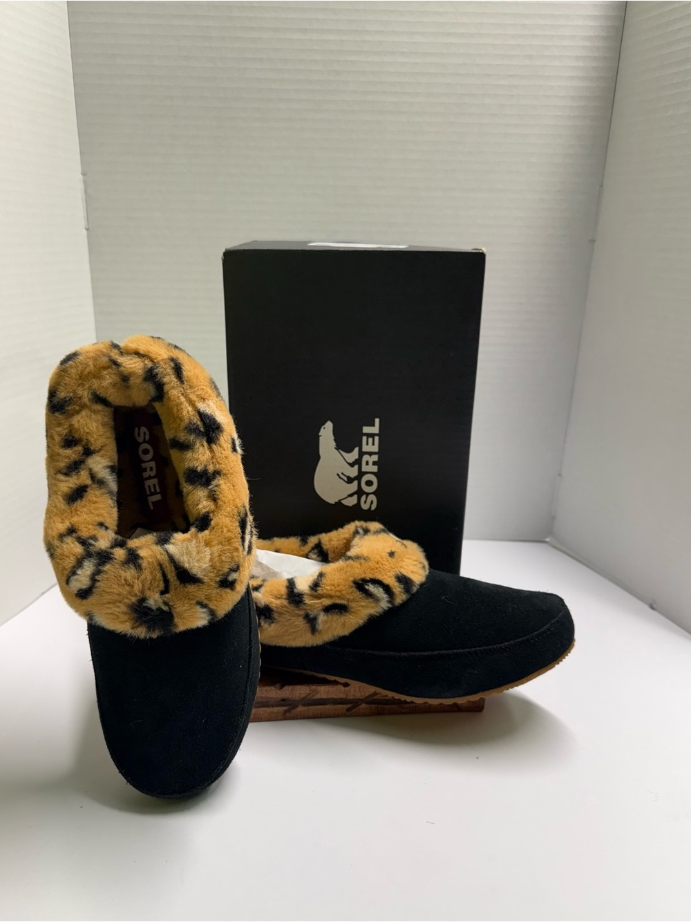 Sorel Go Coffee Run Slippers Women’s 8 Black Tawny Buff  Slip On 4887-010  New